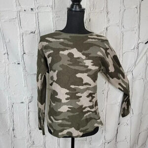 Rachel Zoe Womens M Green Jacquard Camo Pullover Sweater‎ Curved Hem Soft